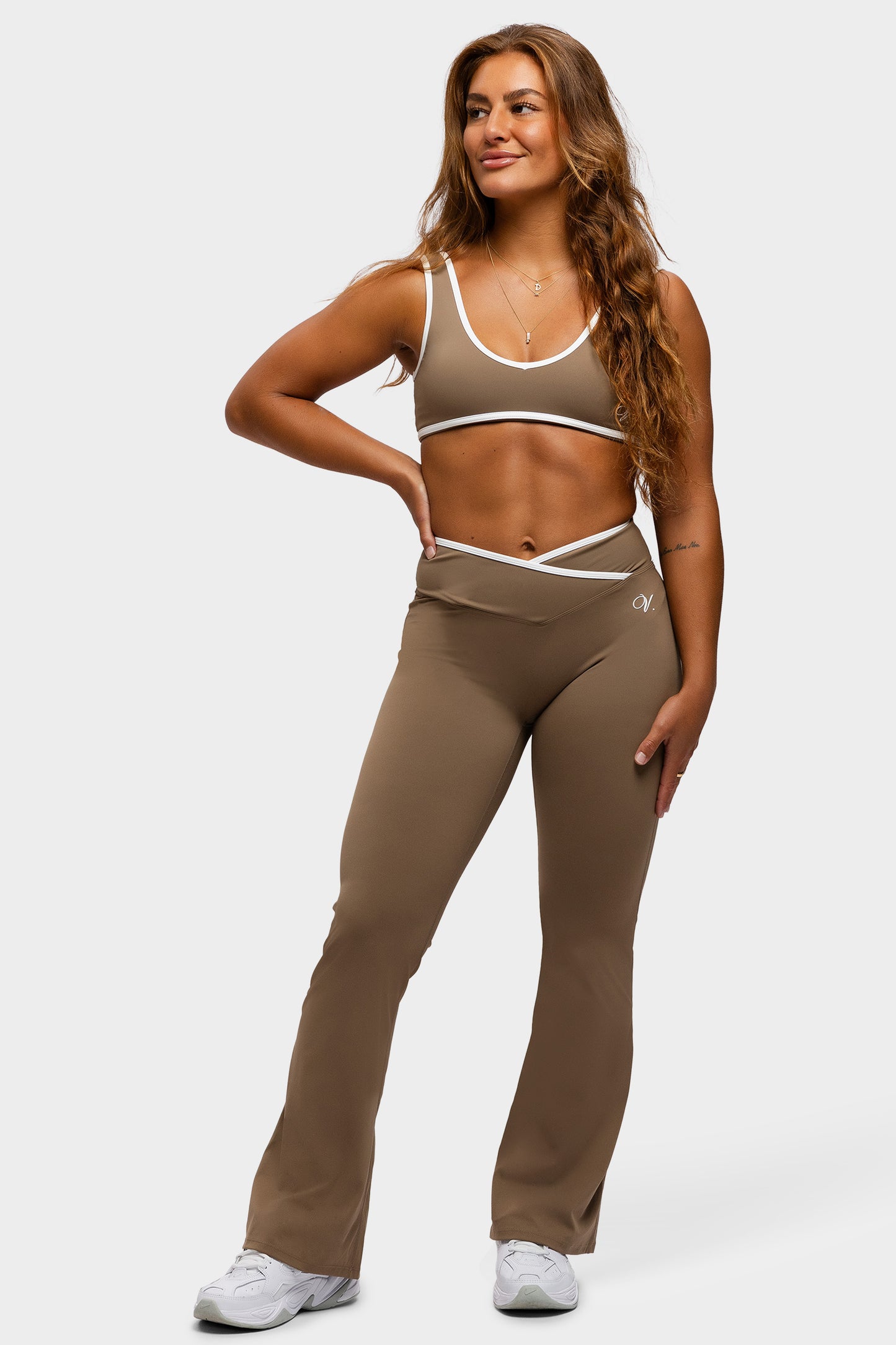 Nueva Flared Legging