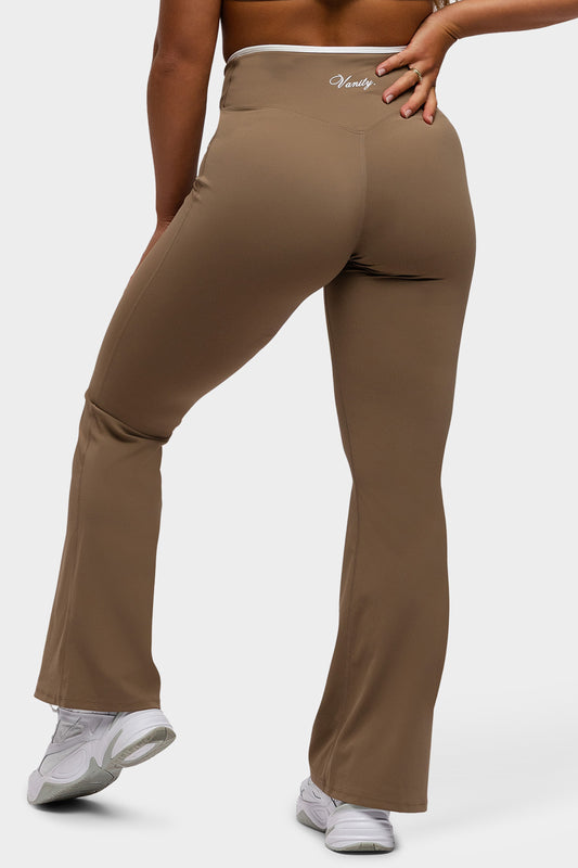 Nueva Flared Legging