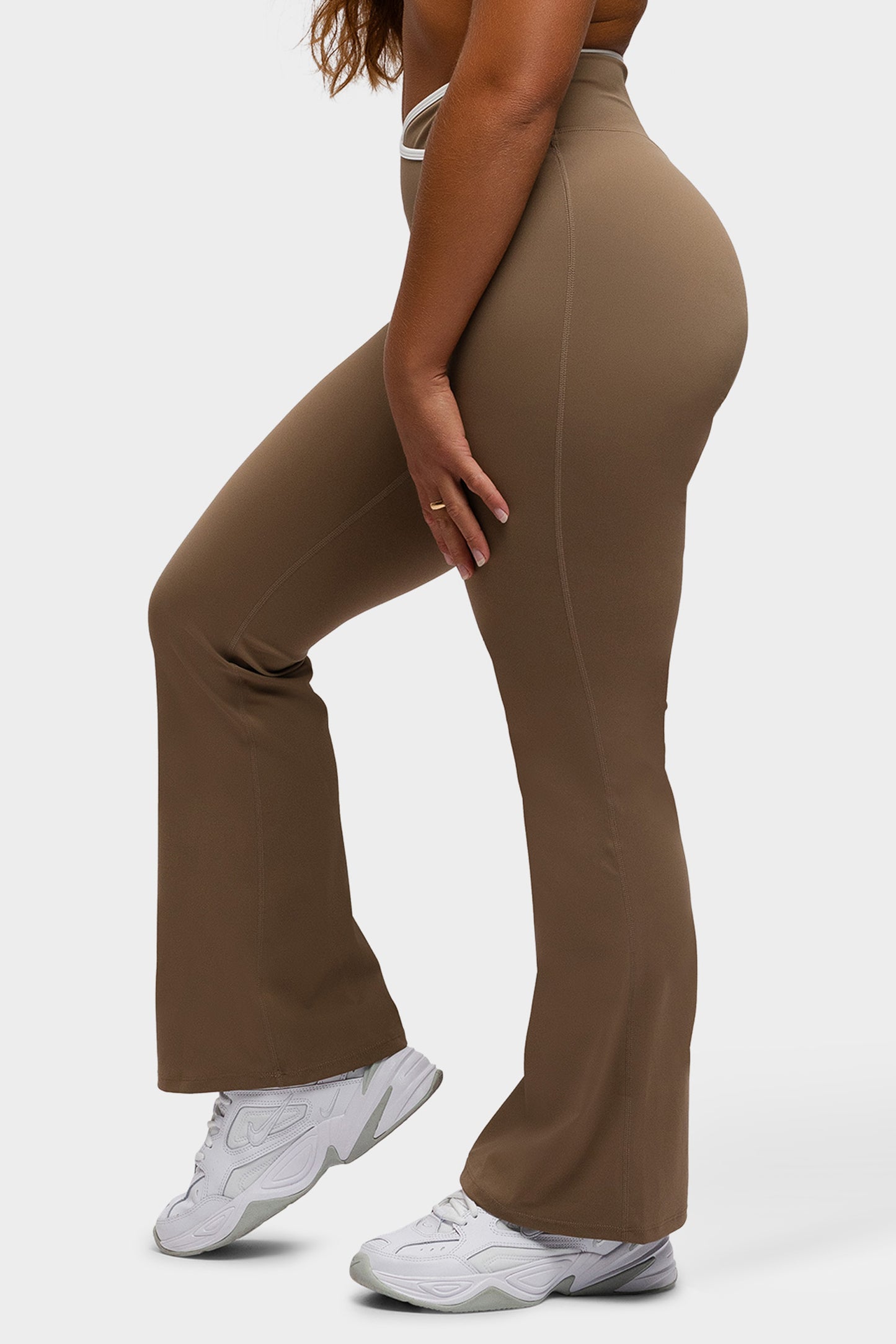 Nueva Flared Legging