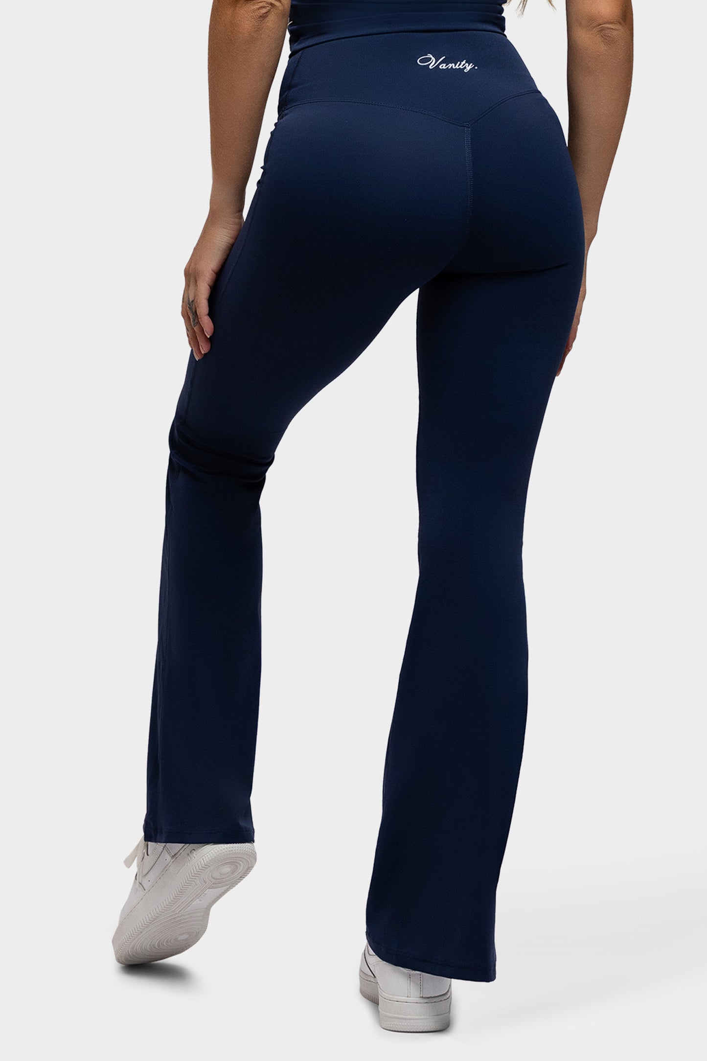 Nueva Flared Legging
