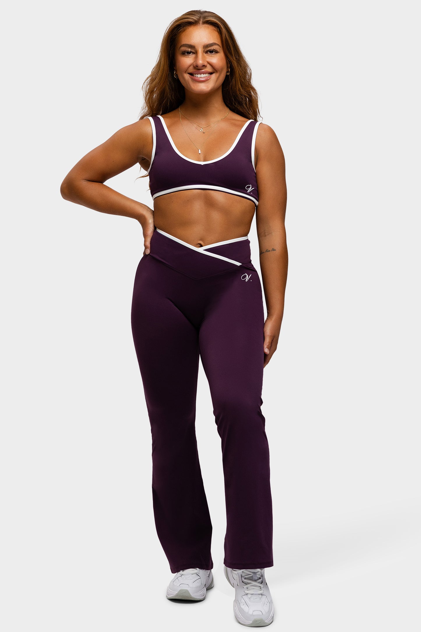 Nueva Flared Legging