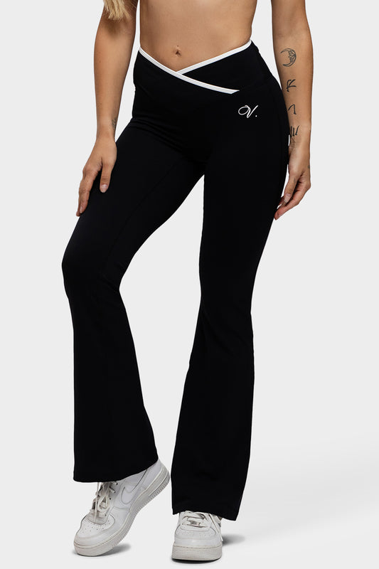 Nueva Flared Legging